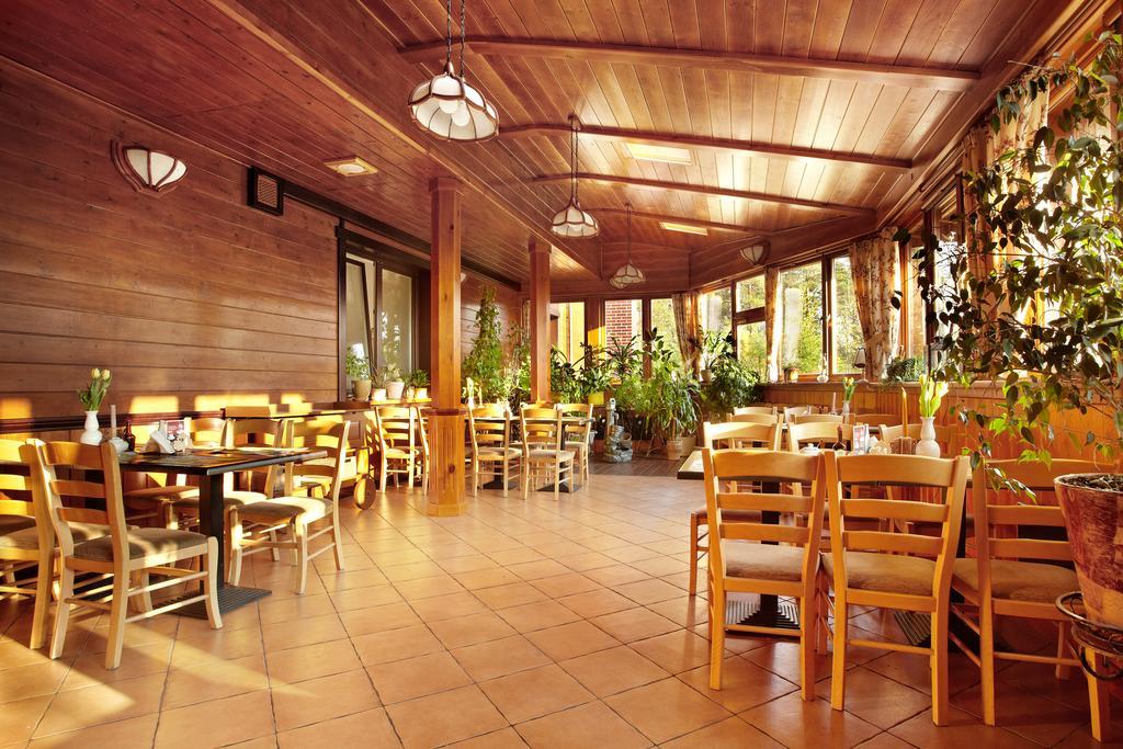 Abro Hotel Augustów Eksteriør billede